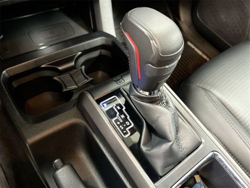 Used 2019 Toyota Tacoma TRD Off-Road image 16