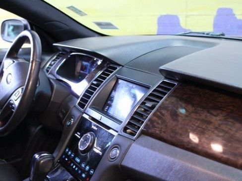 Used 2019 Ford Taurus Limited image 12