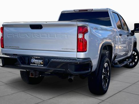 Used 2020 Chevrolet Silverado 2500 Custom w/ Custom Value Package image 13