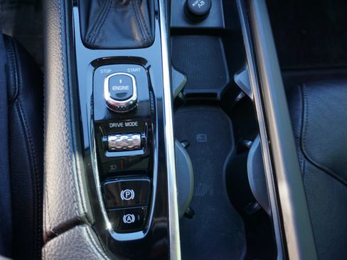 Used 2016 Volvo XC90 T5 Momentum AWD/4WD image 34