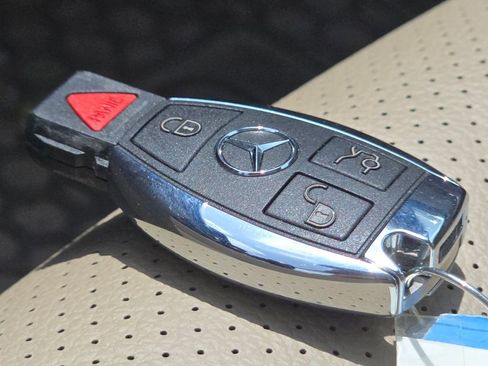Certified 2015 Mercedes-Benz C 350 4MATIC Coupe image 31