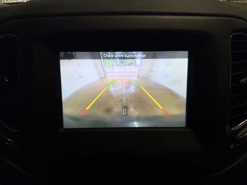 Used 2019 Jeep Compass Latitude w/ Popular Equipment Group image 16