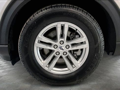 Used 2023 Ford Explorer XLT w/ Equipment Group 202A image 27