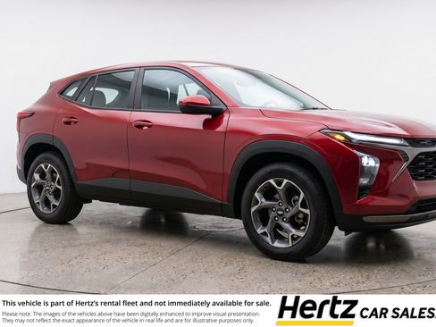 Used 2025 Chevrolet Trax LT FWD image 1