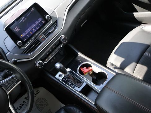 Used 2024 Nissan Altima 2.5 SR FWD image 17