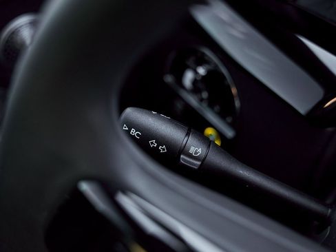 Used 2024 Rolls-Royce Phantom Sedan image 76