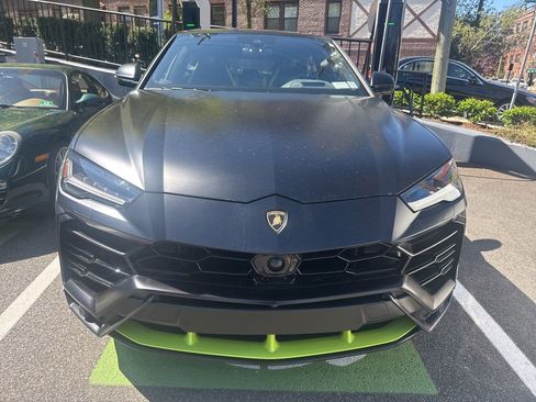 Used 2022 Lamborghini Urus AWD/4WD image 3