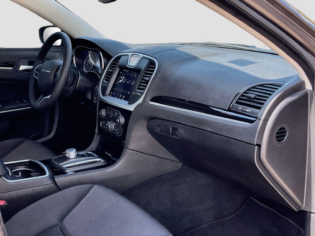 Used 2023 Chrysler 300 Touring RWD image 27