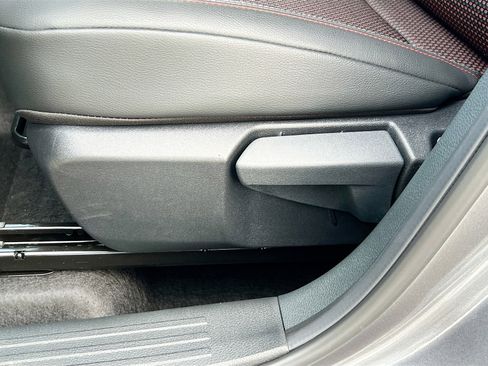 New 2025 Nissan Kicks SR FWD image 4