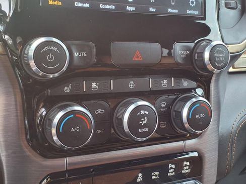 Used 2021 RAM 1500 Limited w/ Body Color Bumper Group image 23