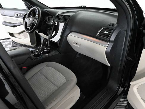 Used 2018 Ford Explorer FWD image 9