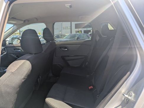 Used 2023 Nissan Rogue SV image 13