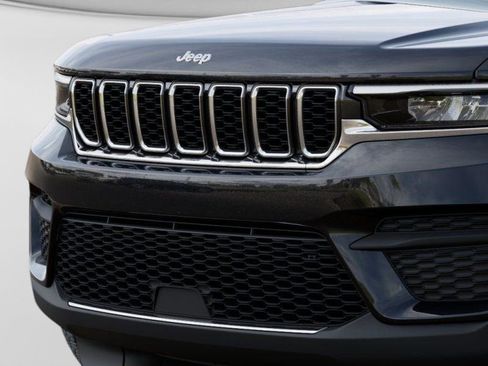 New 2025 Jeep Grand Cherokee Laredo AWD/4WD image 11