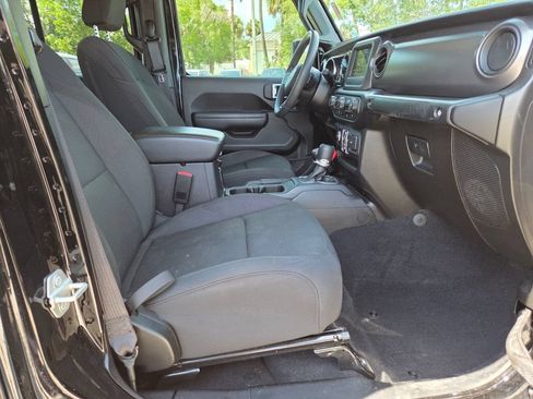 Used 2023 Jeep Gladiator Sport AWD/4WD image 14