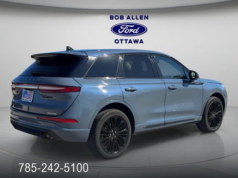 Used 2025 Lincoln Corsair Reserve w/ Jet Appearance Package image 5