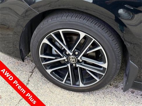 Used 2025 Toyota Camry XLE w/ Premium Plus Package image 10