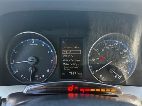 Used 2018 Toyota RAV4 XLE image 30