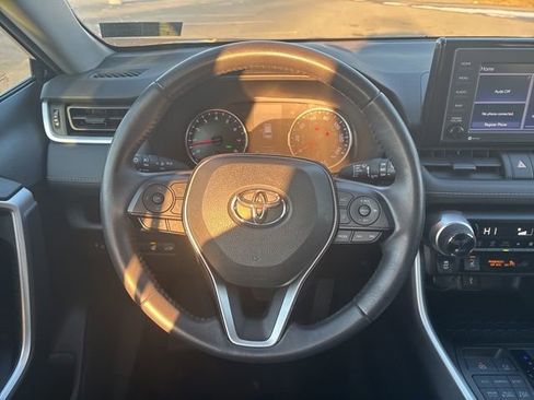 Used 2021 Toyota RAV4 XLE image 24