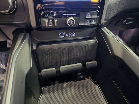 Certified 2025 RAM 1500 Big Horn AWD/4WD image 29