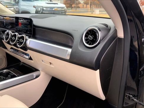 Used 2021 Mercedes-Benz GLB 250 GLB 250 image 19