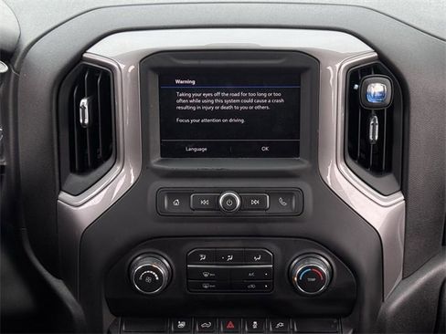 Used 2021 Chevrolet Silverado 2500 Custom w/ Custom Value Package image 11