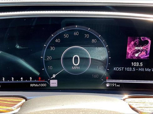 Used 2021 Cadillac Escalade Premium Luxury RWD image 17