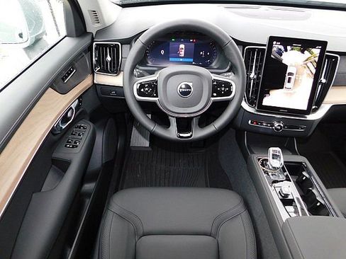 New 2026 Volvo XC90 B6 Plus w/ Protection Package Premier image 5