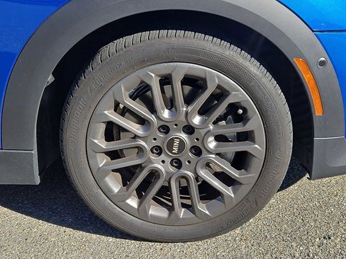 Used 2025 MINI Cooper 2-Door Hardtop image 8