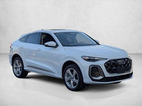 Certified 2025 Audi Q5 Premium Plus w/ Premium Plus AWD/4WD image 5