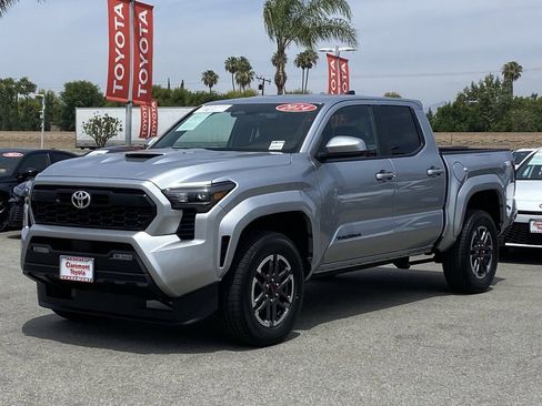 Certified 2024 Toyota Tacoma TRD Sport RWD image 38