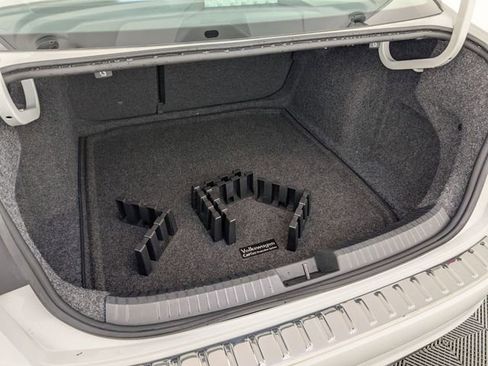 Used 2021 Volkswagen Jetta SEL Premium image 28