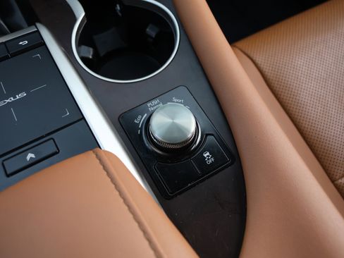 Certified 2022 Lexus RX 350 FWD w/ Premium Package image 30