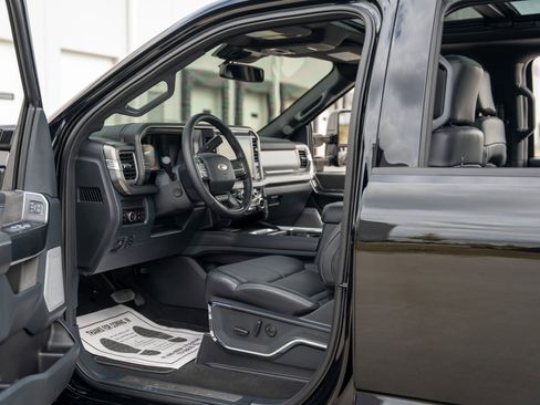 Used 2025 Ford F450 Platinum image 28