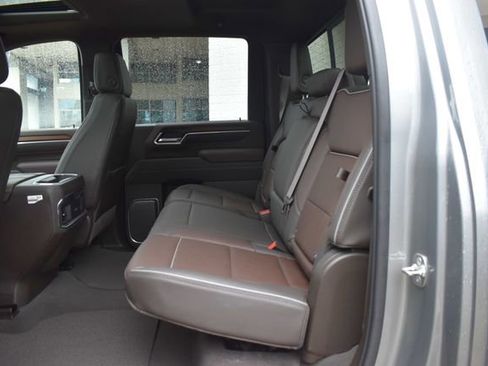 Used 2025 GMC Sierra 2500 Denali w/ Technology Package AWD/4WD image 22