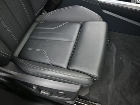 Certified 2025 Audi Q5 2.0T Premium w/ Convenience Plus Package image 12