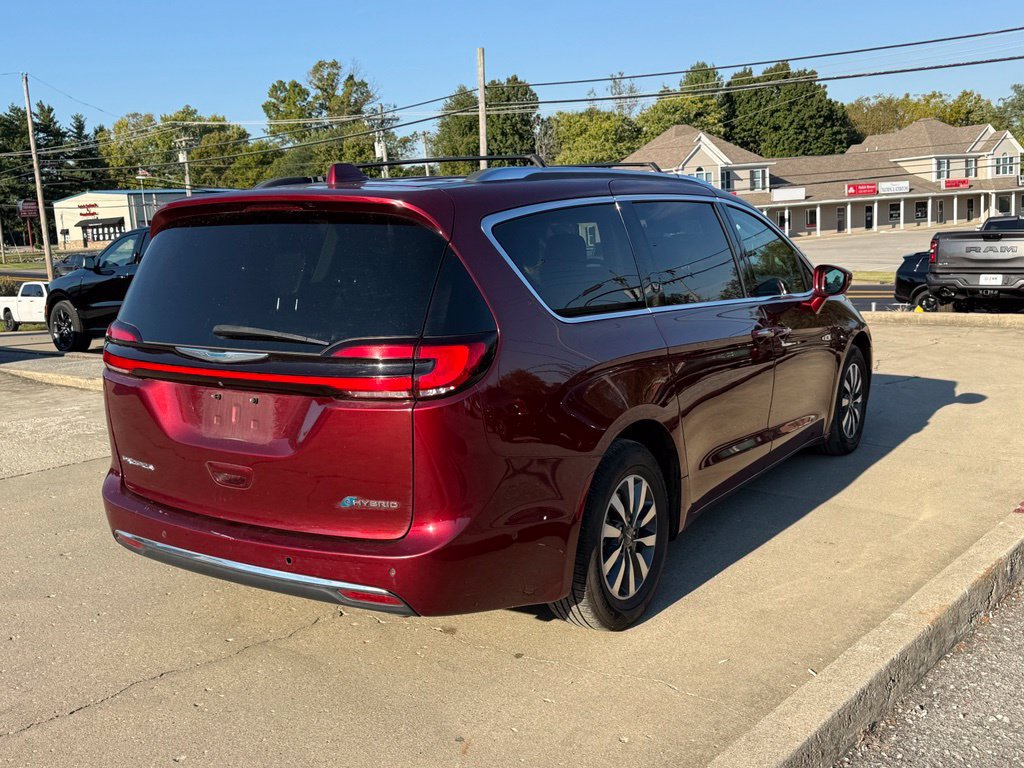Used 2021 Chrysler Pacifica Touring-L FWD image 6