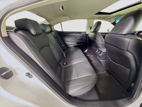 Certified 2025 Lexus ES 300h w/ Premium Package FWD image 22