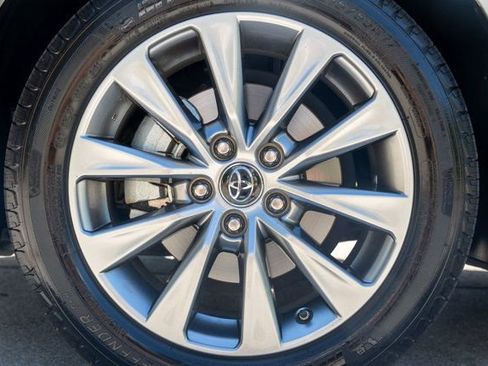 Used 2017 Toyota Camry XLE FWD image 57