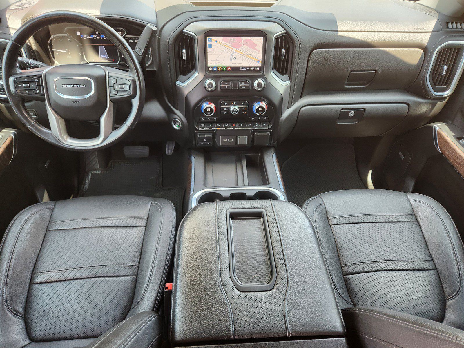 Used 2021 GMC Sierra 3500 Denali w/ Denali Black Diamond Edition AWD/4WD image 9