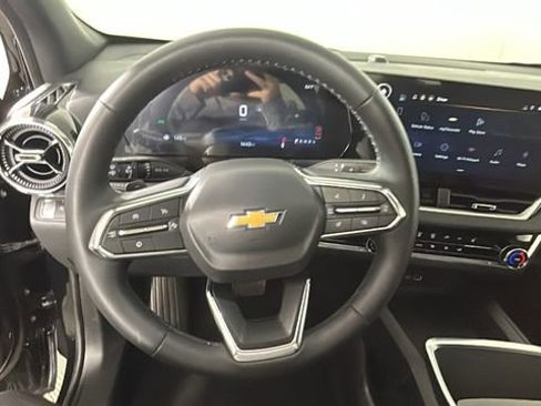 Used 2026 Chevrolet Equinox LT FWD image 15