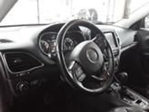Used 2021 Jeep Cherokee Trailhawk w/ Comfort/Convenience Group AWD/4WD image 3