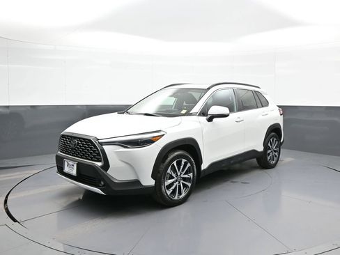 Certified 2023 Toyota Corolla Cross XLE w/ Convenience Package AWD/4WD image 1