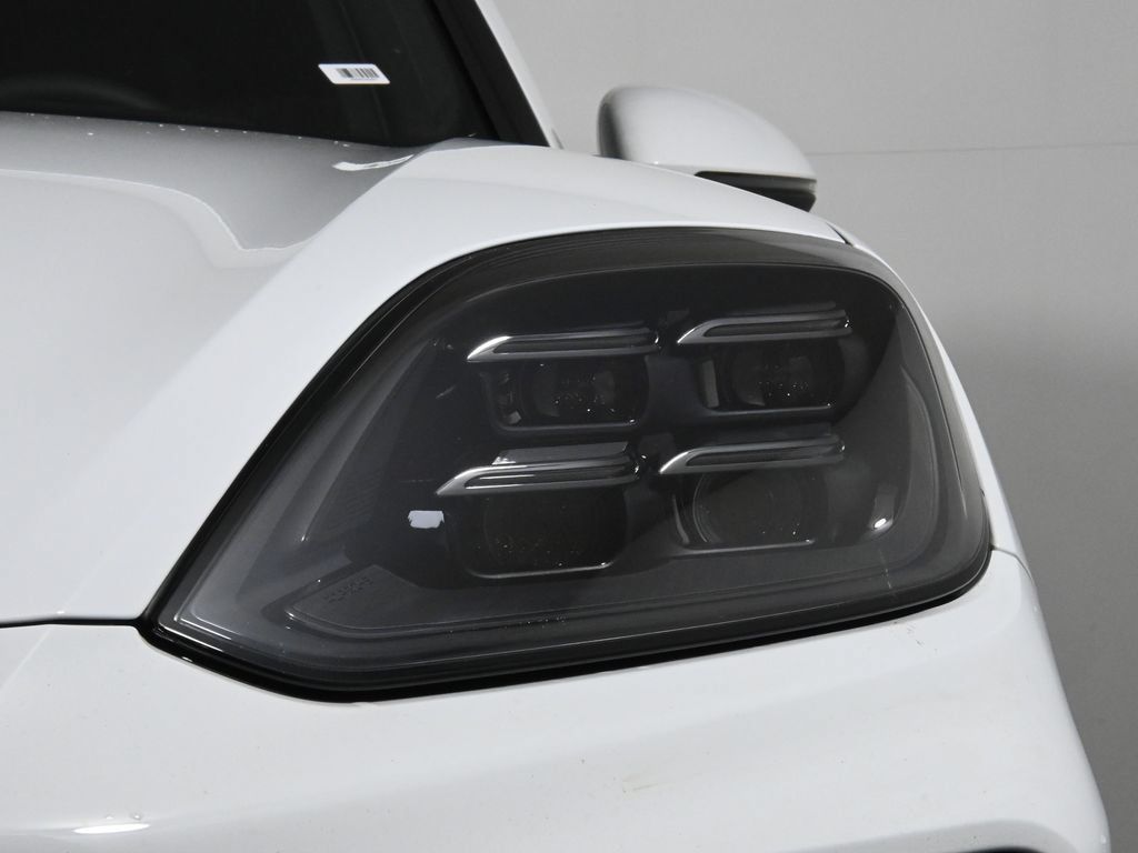 Used 2026 Porsche Cayenne AWD/4WD image 11
