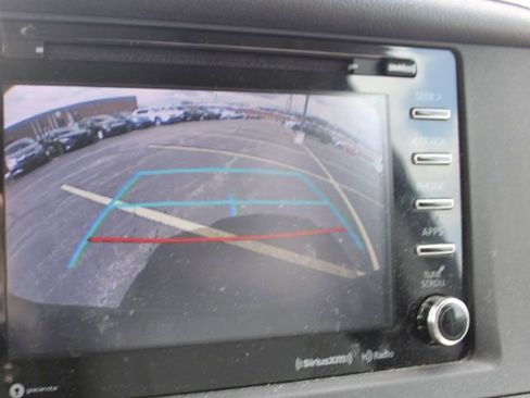 Used 2018 Toyota Sienna XLE FWD image 9