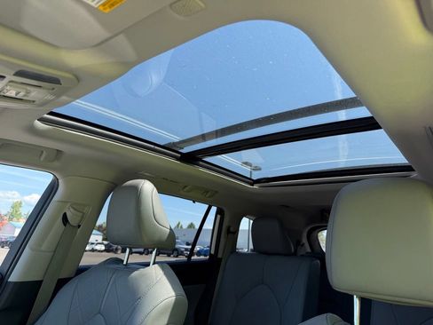 Used 2021 Toyota Highlander Platinum AWD/4WD image 17