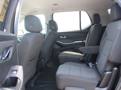 Used 2020 Chevrolet Traverse LT FWD image 25