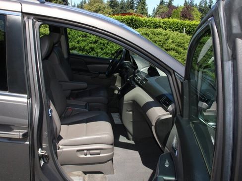 Used 2014 Honda Odyssey EX-L image 16