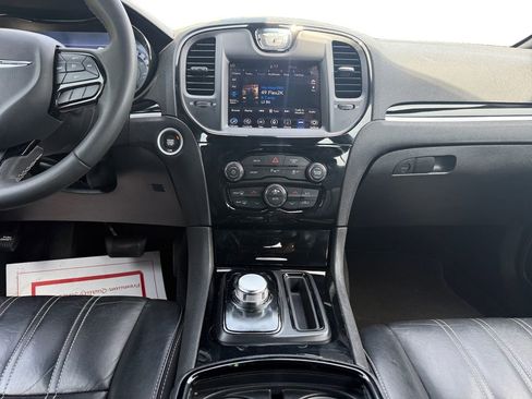 Certified 2023 Chrysler 300 S RWD image 11