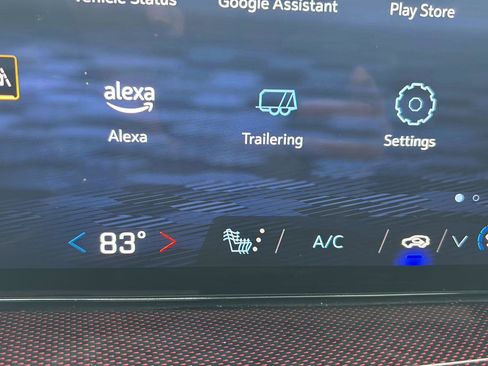 Used 2024 Chevrolet Traverse Z71 w/ Enhanced Driving Package image 31