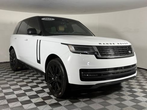 Used 2025 Land Rover Range Rover SE AWD/4WD image 10